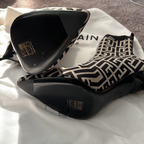 Brand new BALMAIN heels. Brand new. Never worn. - Picture 2 of 8